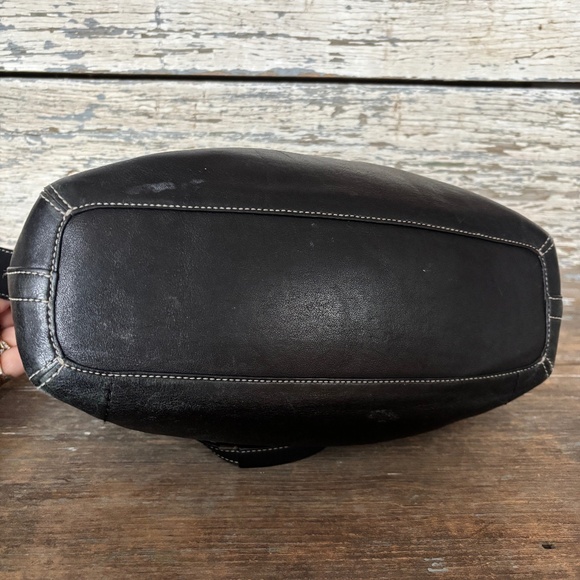 Coach Woman’s Shoulder Zip Closure Hobo Purse Black H0678-F01417 - Picture 7 of 11